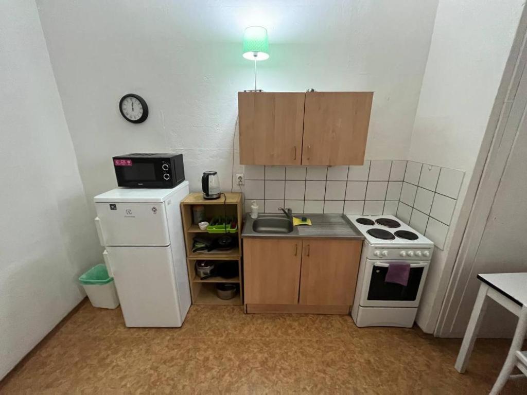 Near Main Railway And Bus Station, Vankovka Brno Luaran gambar