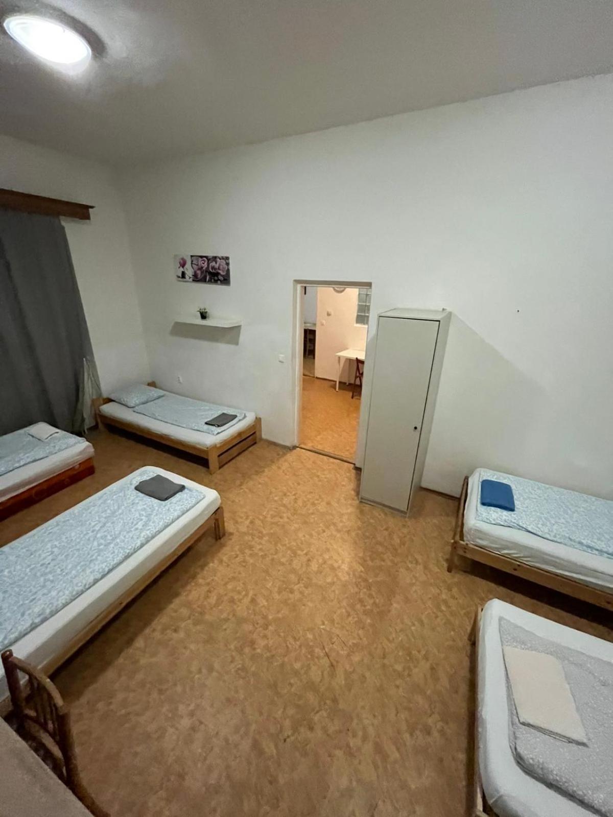 Near Main Railway And Bus Station, Vankovka Brno Luaran gambar